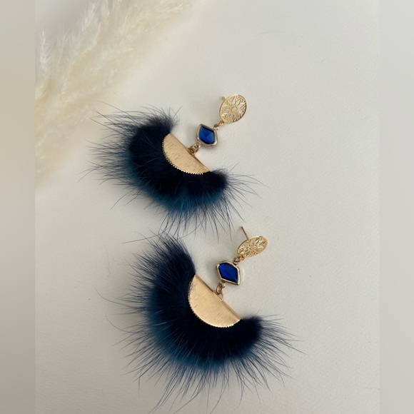 Elegant Blue Feather Dangle Earrings - Stylish Evening Retro Earrings - Picture 1 of 14